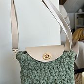 Mi proyecto del curso: Diseño y elaboración de bolsos en macramé. Arts, Crafts, Sewing, Design, Accessor, Design, Macramé, Fiber Arts, and Textile Design project by Alejandra cagua - 10.15.2024
