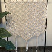 Macramé: nudos básicos y complejos. Decoration, Accessor, Design, Interior Design, Macramé, Fiber Arts, and Textile Design project by Elvia MR - 10.17.2024