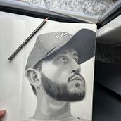 Il mio progetto del corso: Ritratto su blocco da disegno: esplora il volto umano. Artistic Drawing, Drawing, Portrait Drawing, Sketchbook, and Sketching project by lucasalva2511 - 11.12.2022