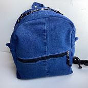 Mi proyecto del curso: Moda upcycling: Crea una mochila con prendas de segunda mano. Un progetto di Fashion design, Modellistica, confezione sartoriale, Cucito, Upc, cling e DIY di Alejandra Balanzario G - 19.10.2024