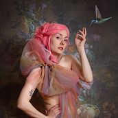 Mon projet du cours : Photographie fine art : autoportraits picturaux. Self-Portrait Photograph, Photograph, Fine-Art Photograph, Studio Photograph, Portrait Photograph, Photomontage, Photograph, Post-production, and Photo Retouching project by emiliecattin - 10.20.2024