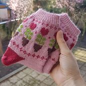 My project for course: Introduction to Colorwork Sock Knitting. Accessor, Design, Fashion Design, Fiber Arts, Knitting, and Textile Design project by mervearmagan - 02.28.2024