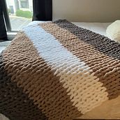 Mi proyecto del curso: Tejido XXL: El arte de tejer en gran formato. Accessor, Design, DIY, Fashion Design, Fiber Arts, and Knitting project by Rubimar Carrasquillo Castro - 10.28.2024