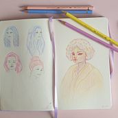 Mon projet du cours : Dessin de portraits expressifs aux crayons de couleur . Colored Pencil Drawing, Drawing, Portrait Drawing, and Sketchbook project by so_lae - 10.28.2024