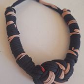 Meu projeto no curso de colar em Macramê . Macramê, Artesanato, e Design de acessórios projeto de Maruza Gonçalves Martins - 28.10.2024