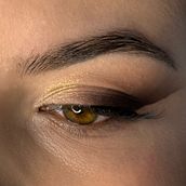 Il mio progetto del corso: Introduzione al make-up professionale Ein Projekt aus dem Bereich Kunstleitung, Modedesign, Modefotografie und Kino, Video und TV von Mocanu Bianca-Maria - 02.11.2024