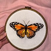 My project for course: Realistic Embroidery Techniques. Un proyecto de Bordado, Ilustración tradicional y Diseño textil de Stefania Mercuri - 06.11.2024