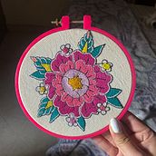 Flor🌸 . Un progetto di Ricamo di Jessica Lopez - 01.02.2022