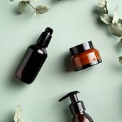 Cosmétique fait main. Un projet de Éducation, Artisanat, Réseaux sociaux , et Marketing de Soumia Darai - 02.10.2024