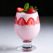 Fresa con crema. Web Development, Web Design, E-commerce, Digital Marketing, and Business project by caroline_lopez_sfm - 11.28.2024