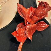Realización de Dos Flores Textiles. Floral, Plant Design, and Textile Design project by Lara Fuentes López - 11.29.2024