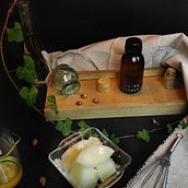 Esteres con aceite de ricino. Food Photograph, Instagram Photograph, Food St, ling, Studio Photograph, and Photographic Composition project by Patricia Solera Albertos - 11.30.2024