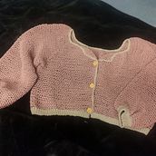 Blusa crochet . Crochet, Fashion Design, DIY, Fiber Arts, and Textile Design project by claudia_0719 - 12.04.2024