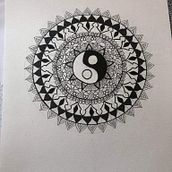 Mandala drawing. Een project van  Tekening,  Illustratie met inkt, Kunsttherapie, Meditatie y Mindfulness van Som Worraporn Noiladtee - 04.12.2024