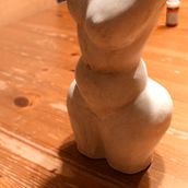 Tonfigur Lehmkurs Firguren modellieren . Artesanato, Cerâmica, Decoração de interiores, DIY, Desenho anatômico, e Artes plásticas projeto de Sabine Neunteufel - 05.12.2024