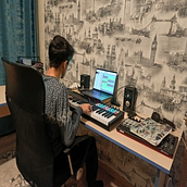 Peeking FİLM SCORİNG BY Ahmed Niftaliyev Ein Projekt aus dem Bereich Audio, Musik und Musikproduktion von Ahmed Niftaliyev - 07.12.2024