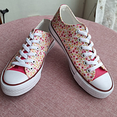 Proyecto con zapatillas de loza y técnica de decoupage. Accessor, Design, Acr, lic Painting, Fashion Design, DIY, Upc, and cling project by Dennise Zapata - 12.08.2024