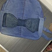 Mochila con jeans reciclados. Fashion Design, Patternmaking, Dressmaking, Sewing, Upc, cling, and DIY project by dyanyzmash - 12.16.2024