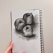 Still life study in Charcoal. Un projet de Dessin , et Beaux Arts de Lucy Gill - 17.12.2024
