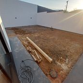 Transformação área externa da minha casa. Een project van  Interieurdecoratie, DIY, Bloem- en plantenschikken,  Interieur, Interieurontwerp, L, scaping y Ruimtelijk ontwerp van Kathleen Porto - 19.12.2024