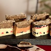 Mita’s soap . Un progetto di Artigianato e DIY di Norma Roman - 20.12.2024