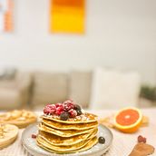 Pancake shot for Domestika. Digital Photograph, Food Photograph, Instagram Photograph, Lifest, le Photograph, Mobile Photograph, Photo Retouching, Photograph, Product Photograph, Social Media, Food St, and ling project by tatuli_okriashvili - 12.27.2024