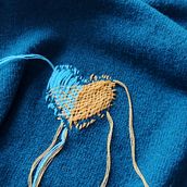 Color block e rammendo 💓. Bordado, Costura, Design de moda, Tecido, Upc, cling, Tecelagem, e Design têxtil projeto de cristianacaroccia - 28.12.2024