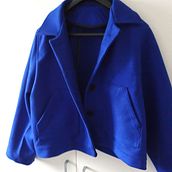 Blue jacket. Un progetto di DIY, Fashion design e Cucito di Lýdie Obermannová - 01.01.2025