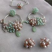 jade&rose. Accessor, Design, Arts, Crafts, Jewelr, and Design project by Gabriella Navas Perez - 01.02.2025