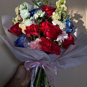 Mi proyecto del curso: Creación de ramos de flores desde cero. Decoration, DIY, Floral, Plant Design, Interior Design, L, and scape Architecture project by Cristian Miranda - 01.05.2025