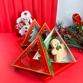 Fotos de embalagens de Natal. Marketing, Advertising, Mobile Photograph, Product Photograph, Photograph, Social Media, Instagram, Instagram Photograph, and Mobile Marketing project by lorenasalesr - 01.06.2025