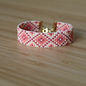Brazalete Miyuki. Un progetto di Design di accessori, Artigianato, Fiber Art e Design di gioielli di lopez_cami9 - 07.01.2025