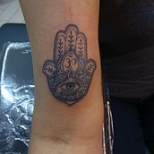 Mano de Fátima . Un projet de Conception de tatouage de karleds23 - 08.01.2025