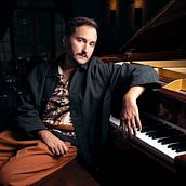 Retratos para press-kit de pianista profesional . Fotografi Potret proyek oleh Pau Berruecos - 01.13.2025