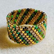 Energía de amor. Accessor, Design, Arts, Crafts, Fiber Arts, Jewelr, and Design project by dianaeg05 - 01.14.2025