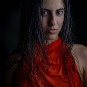 Red. Photograph, Studio Photograph, and Portrait Photograph project by Fernando Ortega Gorrita - 01.15.2025