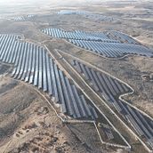 Solar Power Plant Consulting. Projekt z dziedziny Marketing treści, Marketing c, frow, Marketing na Facebooku, Marketing na Instagramie, Marketing, Portale społecznościowe, Stor i telling użytkownika _avicii - 16.01.2025
