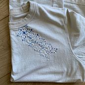 My first attempt at Sashiko on a cotton t-shirt. DIY, Embroider, Fiber Arts, Textile Design, Upc, and cling project by danielgom3z - 01.18.2025
