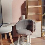 Armado de maqueta escritorio. Un proyecto de Artesanía, DIY y Diseño de juguetes de Alyson Le feuvre Soto - 18.01.2025