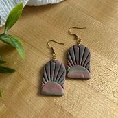 Sunset Earrings. Accessor, Design, Arts, Crafts, DIY, Jewelr, and Design project by rwilk - 01.22.2025