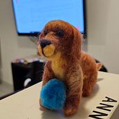 Perro café juguetón. Arts, Crafts, To, Design, Fiber Arts, Needle Felting, and Textile Design project by rbkgrj_117 - 01.24.2025