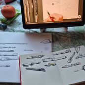 Travailler son imaginaire avec des objets. Drawing, Pencil Drawing, Traditional illustration, and Sketchbook project by Elisa Rodrigues - 01.27.2025