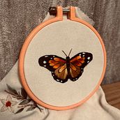 My butterfly 🦋. Embroider, Traditional illustration, and Textile Design project by Hanieh Mirzad - 01.29.2025