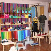 Lámpara bongo . Seni, Kerajinan, Seni Serat, Dekorasi Interior, Macramé, Dan Desain Tekstil proyek oleh Karicha Valesska Romero Lobato - 02.05.2025