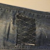 Mending on denim pants. DIY, Embroider, Fiber Arts, Textile Design, Upc, and cling project by g_balevren - 02.06.2025