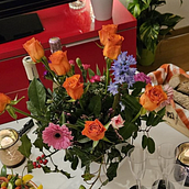 nice design with flower composition for my party. Decoration, Floral, and Plant Design project by Julia Nedzelskaia - 02.13.2025