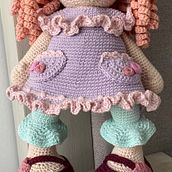 Muñeca de estilo romántico Pau. Amigurumi, Arts, Crafts, Crochet, Fiber Arts, Textile Design, To, and Design project by Rosa Angélica Navarro Ayala - 02.14.2025