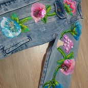 Dulce jardín . Embroider, Fashion Design, Painting, DIY, Upc, cling, and Textile Design project by Dayani Peña - 02.15.2025