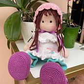 Muñeca romántica . Amigurumi, Arts, Crafts, Crochet, Fiber Arts, Textile Design, To, and Design project by Shirley González - 02.21.2025