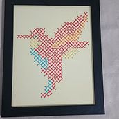 Beija-flor encantado . Een project van Craft,  Beeldende kunst, Borduurwerk y Textielontwerp van giselle nascimento - 23.02.2025